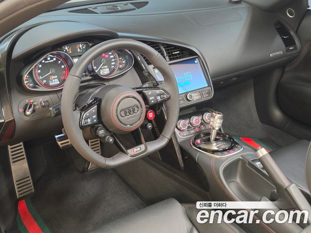 Audi R8 5.2 V10 Spyder 2015 — фото 8