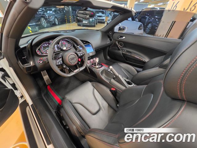 Audi R8 5.2 V10 Spyder 2015 — фото 21