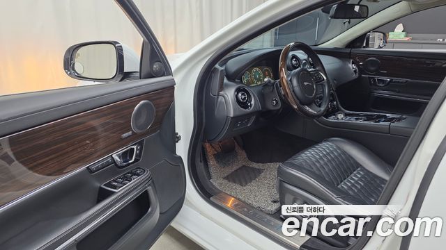 Jaguar XJ 3.0 SC AWD Portfolio LWB X351 2016 — фото 10