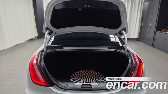 Jaguar XJ 3.0 SC AWD Portfolio LWB X351 2016 — фото 20
