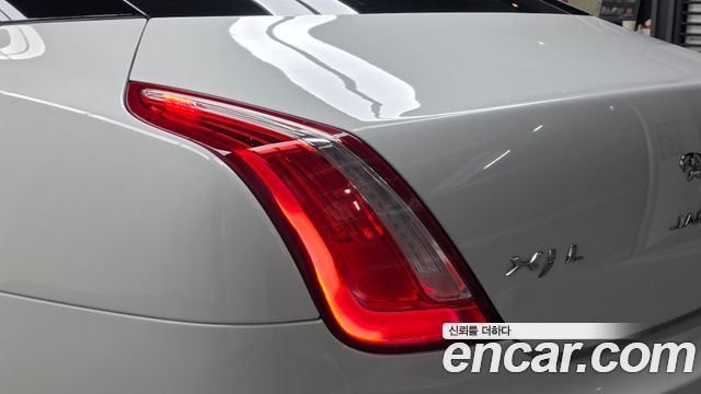 Jaguar XJ 3.0 SC AWD Portfolio LWB X351 2016 — фото 23