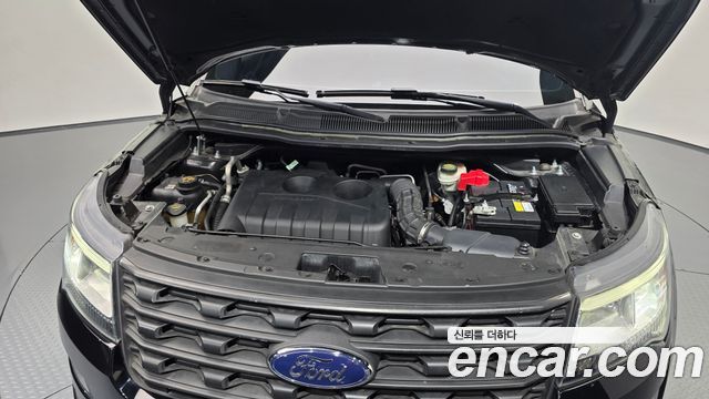 Ford Explorer 2.3 Limited 4WD 5th 2017 — фото 6