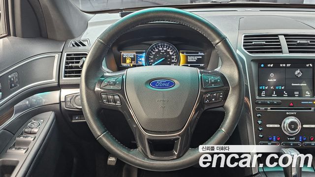 Ford Explorer 2.3 Limited 4WD 5th 2017 — фото 13