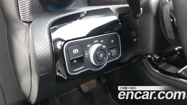 Mercedes-Benz A-Class (W177) A220 Sedan 2021 — фото 17