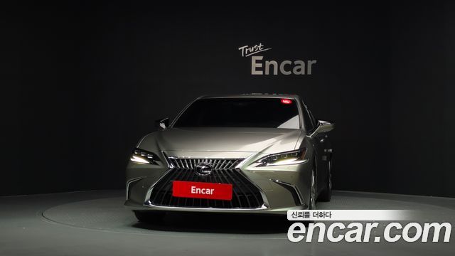 Lexus ES300h (VII) Executive 2023 — фото 3