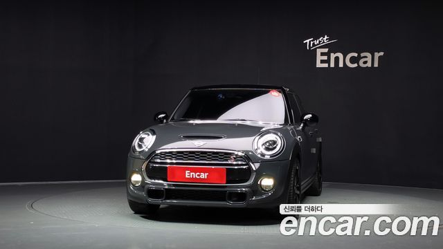 MINI Cooper S 5Door Standard 3rd 2019 — фото 3