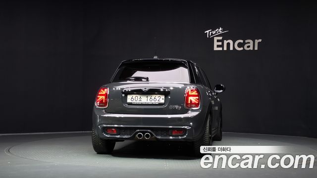 MINI Cooper S 5Door Standard 3rd 2019 — фото 4