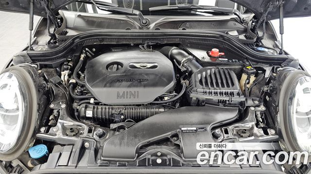 MINI Cooper S 5Door Standard 3rd 2019 — фото 6