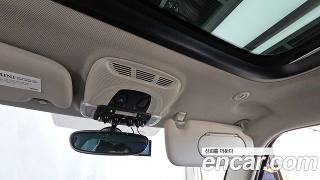 MINI Cooper S 5Door Standard 3rd 2019 — фото 18
