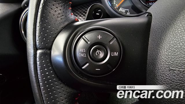 MINI Cooper S 5Door Standard 3rd 2019 — фото 28