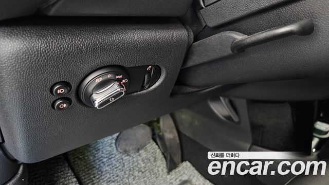 MINI Cooper S 5Door Standard 3rd 2019 — фото 30