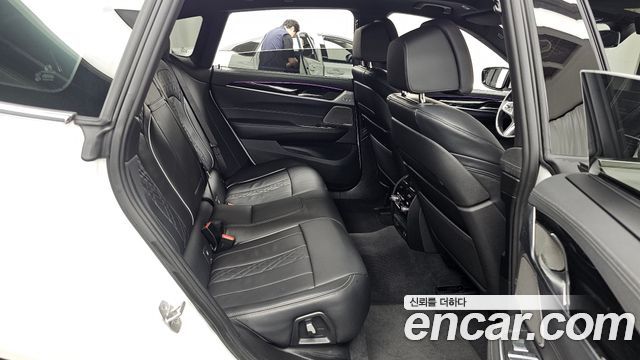 BMW 6 Series GT (G32) 630i xDrive M Sport 2023 — фото 12