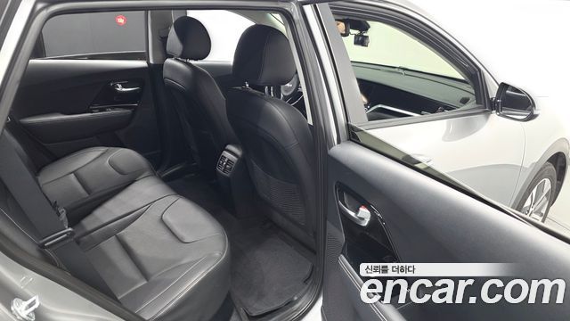 Kia Niro EV Prestige 2022 — фото 11