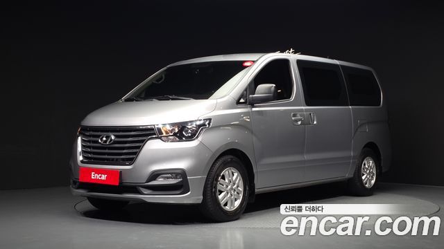 Hyundai Grand Starex Van 3-Seater Smart