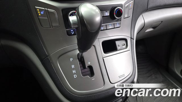 Hyundai Grand Starex Van 3-Seater Smart 2021 — фото 9