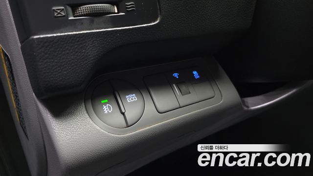 Hyundai Grand Starex Van 3-Seater Smart 2021 — фото 14