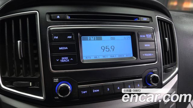 Hyundai Grand Starex Van 3-Seater Smart 2021 — фото 16