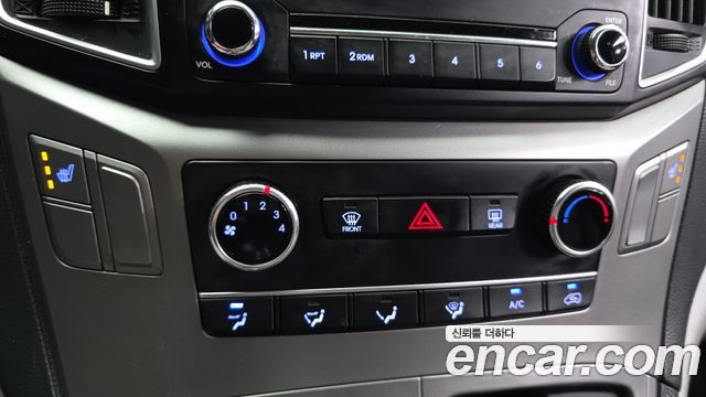 Hyundai Grand Starex Van 3-Seater Smart 2021 — фото 17