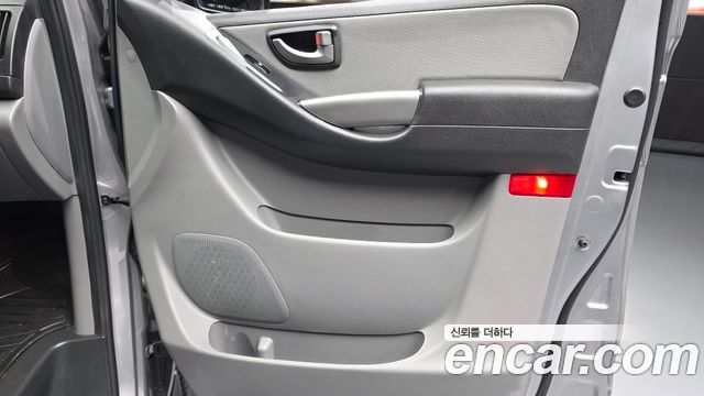 Hyundai Grand Starex Van 3-Seater Smart 2021 — фото 25