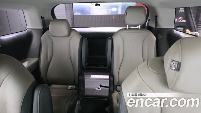 Kia Carnival (IV) HEV 9 seater Prestige 2024 — фото 12