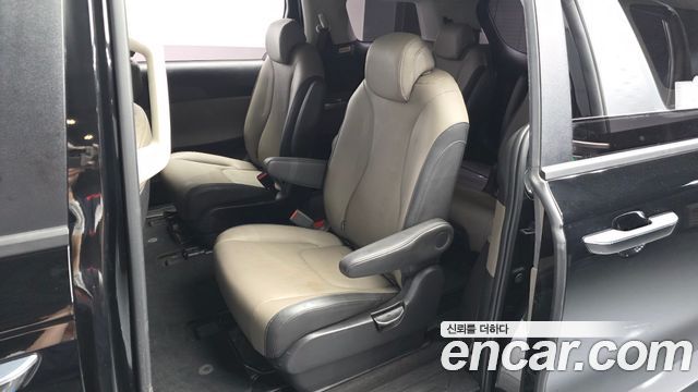 Kia Carnival (IV) HEV 9 seater Prestige 2024 — фото 26
