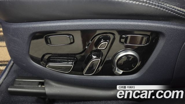 Genesis EQ900 3.3 T-GDI AWD Premiun Luxury 2016 — фото 30