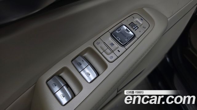 Genesis EQ900 3.3 T-GDI AWD Premiun Luxury 2016 — фото 35