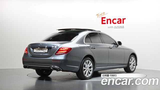 Mercedes-Benz E-Class (W213) E300 4MATIC Exclusive 2017 — фото 2