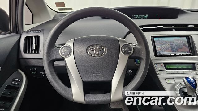 Toyota Prius 1.8 E 2012 — фото 13