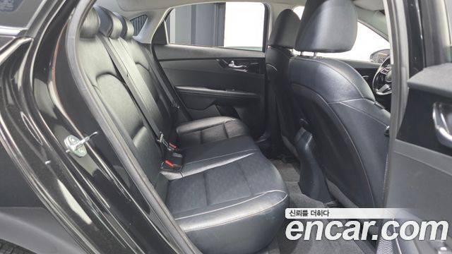 Kia K3 (II) 1.6 Prestige 2023 — фото 12
