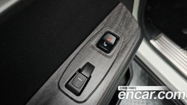 KG Mobility (SsangYong) Torres EVX E7 2024 — фото 19
