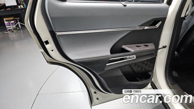 KG Mobility (SsangYong) Torres EVX E7 2024 — фото 25