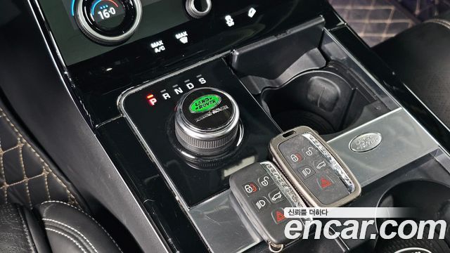 Land Rover Range Rover Velar 3.0 D300 R-Dynamic HSE 2018 — фото 9
