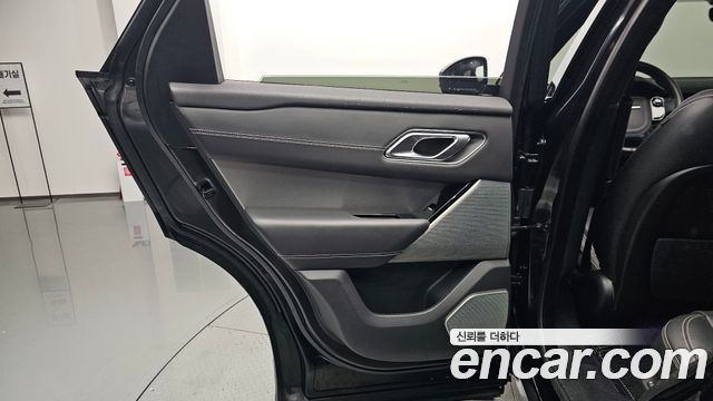 Land Rover Range Rover Velar 3.0 D300 R-Dynamic HSE 2018 — фото 25