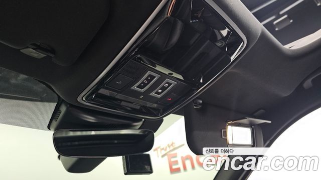 Land Rover Range Rover Velar 3.0 D300 R-Dynamic HSE 2018 — фото 33