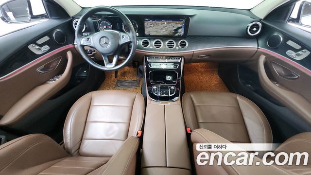 Mercedes-Benz E-Class (W213) E220d 4MATIC Avantgarde 2018 — фото 7