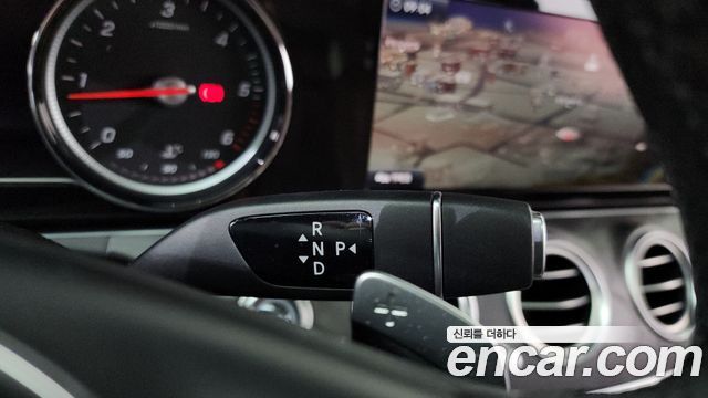 Mercedes-Benz E-Class (W213) E220d 4MATIC Avantgarde 2018 — фото 9