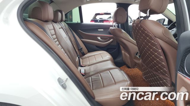 Mercedes-Benz E-Class (W213) E220d 4MATIC Avantgarde 2018 — фото 12
