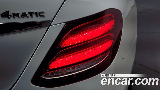 Mercedes-Benz E-Class (W213) E220d 4MATIC Avantgarde 2018 — фото 23