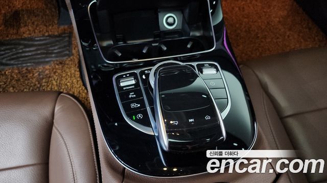Mercedes-Benz E-Class (W213) E220d 4MATIC Avantgarde 2018 — фото 26