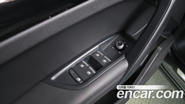 Audi Q5 (FY) 40 TDI Quattro Premium 2022 — фото 31