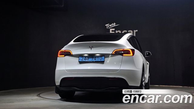 Tesla Model Y RWD 2024 — фото 4