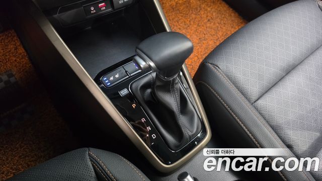 Kia Stonic 1.0 Turbo Trendy 2019 — фото 9