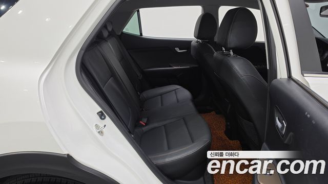 Kia Stonic 1.0 Turbo Trendy 2019 — фото 11