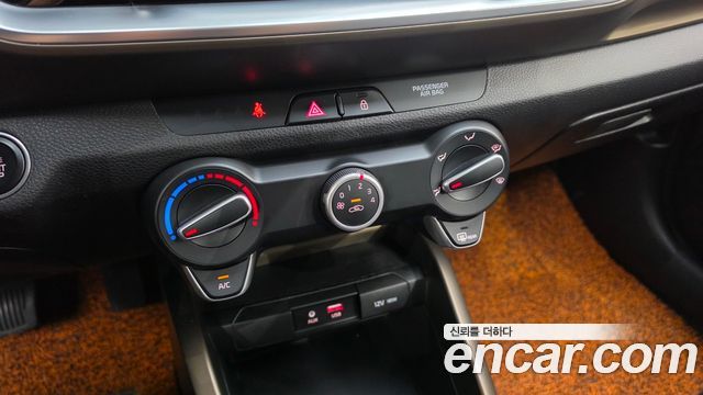 Kia Stonic 1.0 Turbo Trendy 2019 — фото 18
