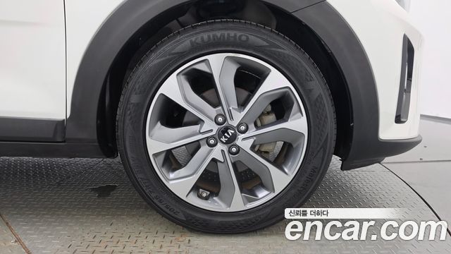 Kia Stonic 1.0 Turbo Trendy 2019 — фото 21