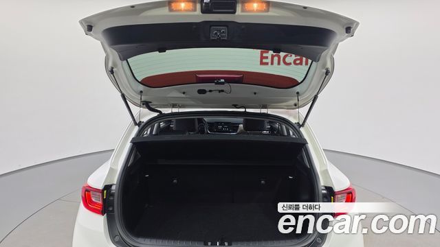 Kia Stonic 1.0 Turbo Trendy 2019 — фото 27
