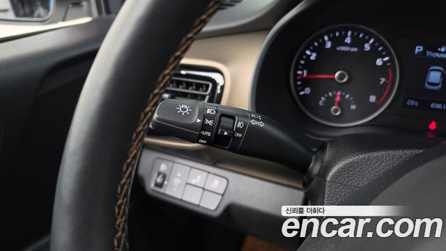 Kia Stonic 1.0 Turbo Trendy 2019 — фото 31