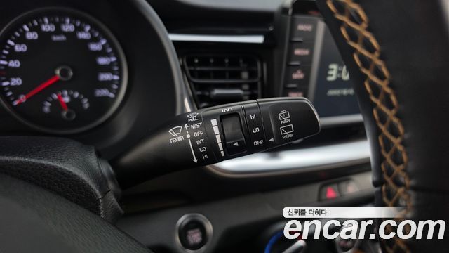 Kia Stonic 1.0 Turbo Trendy 2019 — фото 32
