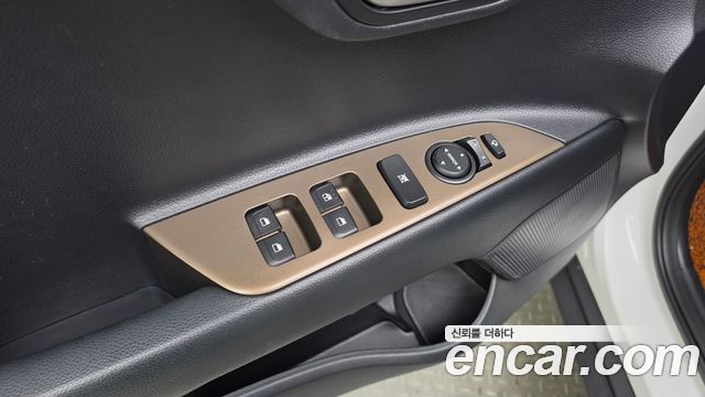Kia Stonic 1.0 Turbo Trendy 2019 — фото 33